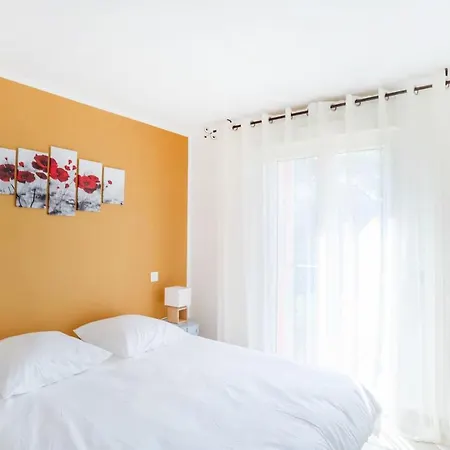 Bright Cocoon With Pool And Sea View