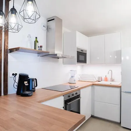 Bright Cocoon With Pool And Sea View