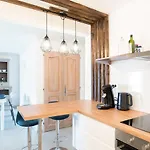 Bright Cocoon With Pool And Sea View דירה *