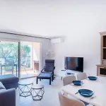 Bright Cocoon With Pool And Sea View דירה