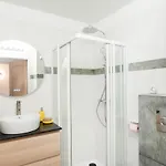 Bright Cocoon With Pool And Sea View Apartman