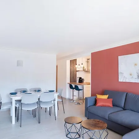 Bright Cocoon With Pool And Sea View Apartment *