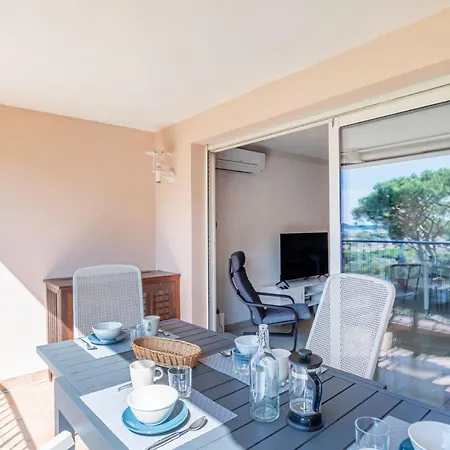 Bright Cocoon With Pool And Sea View